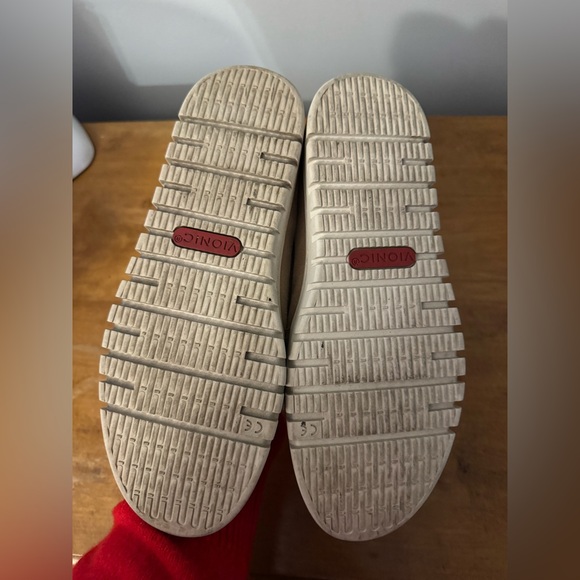 Vionic Uptown Loafers 9W Beige Suede - Picture 5 of 13